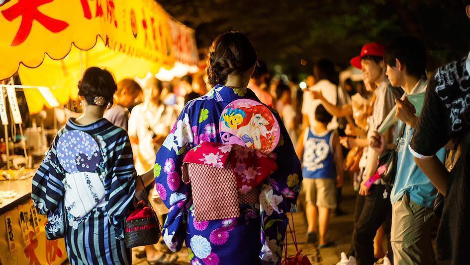 Японские летние фестивали. Девушки в юката