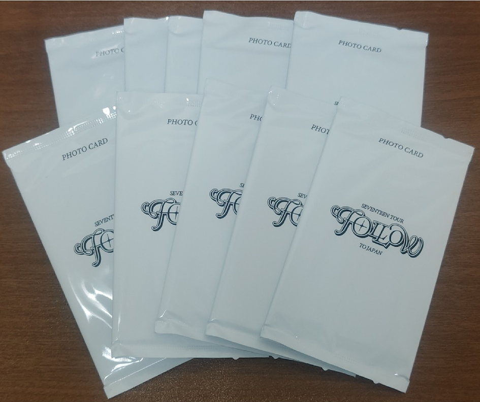 Paquets de photocards scell&eacute;s distribu&eacute;s exclusivement pendant la tourn&eacute;e TOUR FOLLOW TO JAPAN de Seventeen