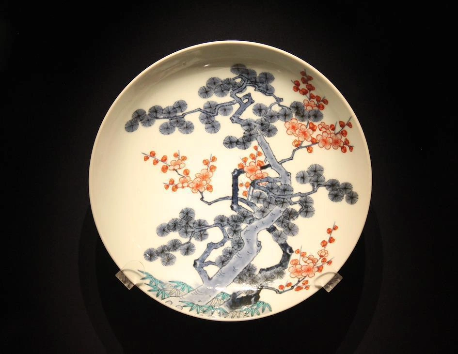 An Edo period porcelain plate