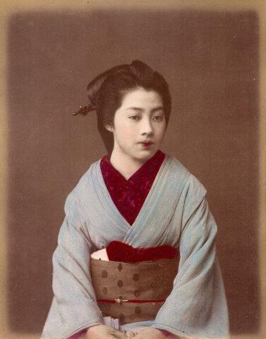 Geisha makeup in Meiji Period