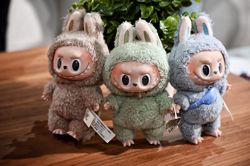 Peluche labubu marron, peluche labubu vert et peluche labubu bleu