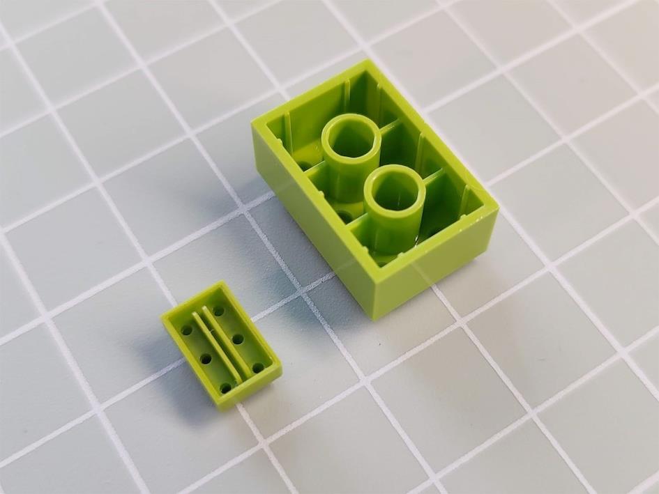 Nanoblock kh&aacute;c với logo về k&iacute;ch thước