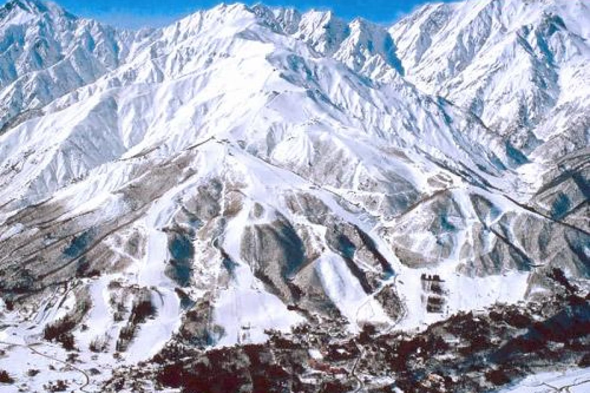 Hakuba snowboard terrain