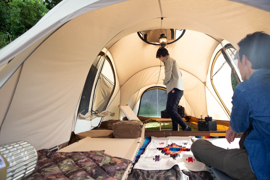 intérieur tente Ogawa camping japonais ambiance cosy slow life nature