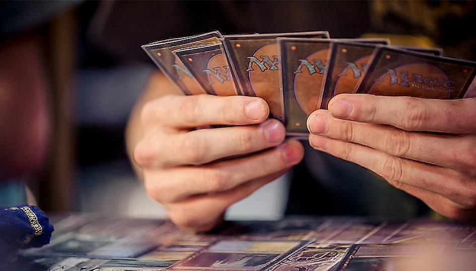 Une main de cartes Magic