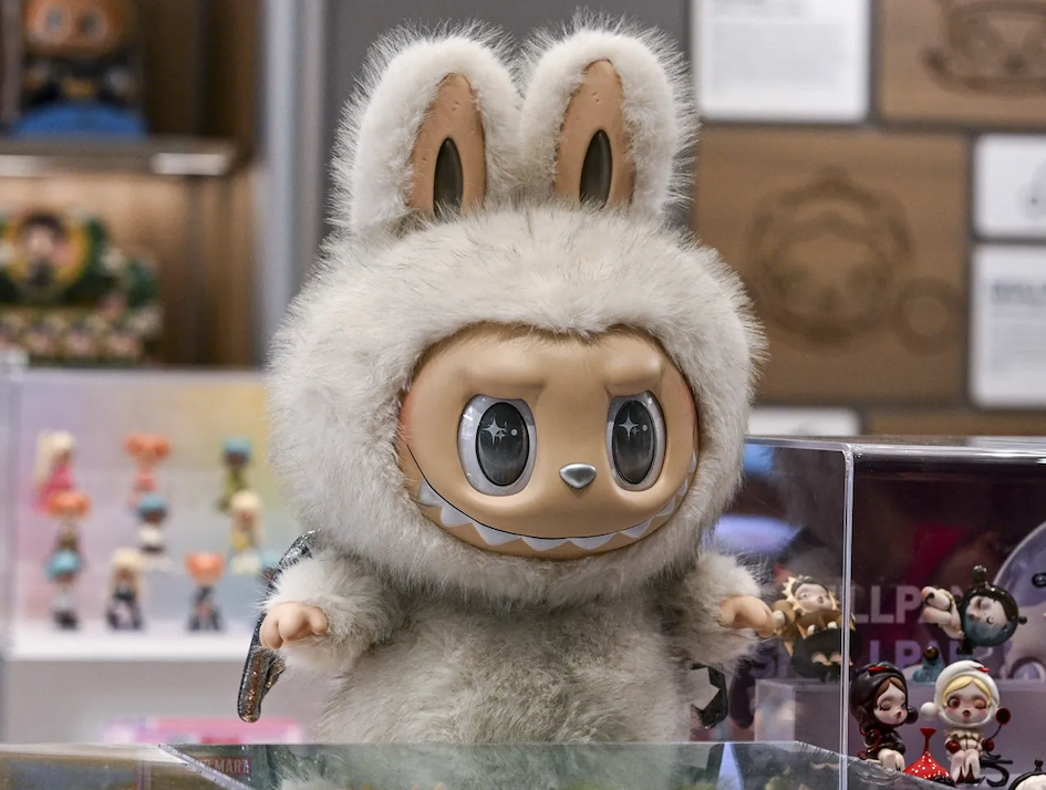 Peluche labubu grise