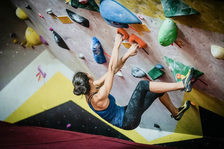 why most climbers go sockless