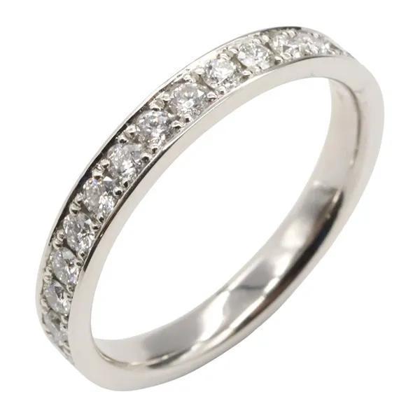 Elegante anillo de diamantes de platino