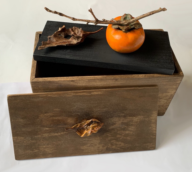 Kaki Plaqueminier et bo&icirc;te en bois sculpt&eacute;  - Minne