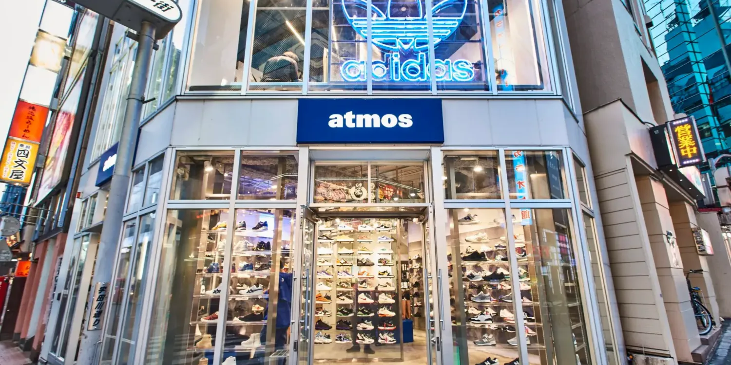 boutique de sneakers atmos a tokyo au japon