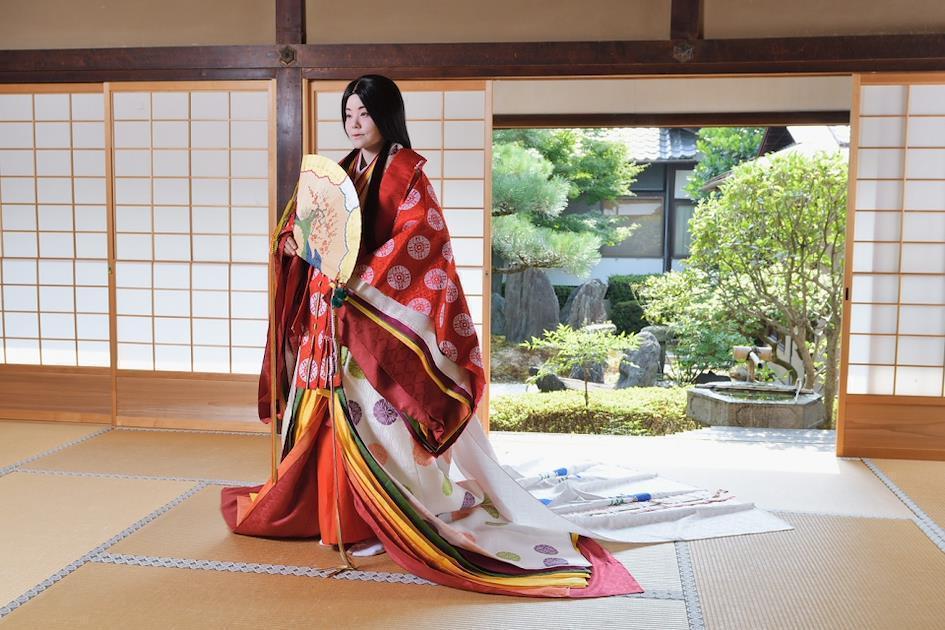 Juni-hitoe - the squeak of fashion of the Heian era