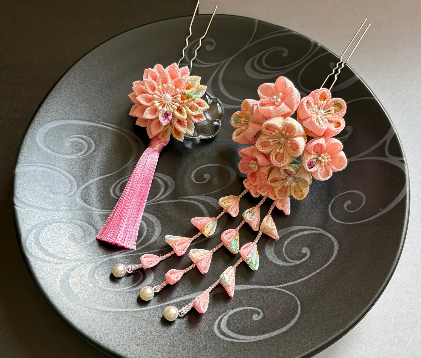 Kanzashi tsumami de flor de cerezo, disponible en Minne