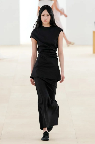 Minimalism in Japanese Fashion