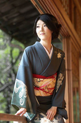 Focus on Minimalism Japanese Kimono
